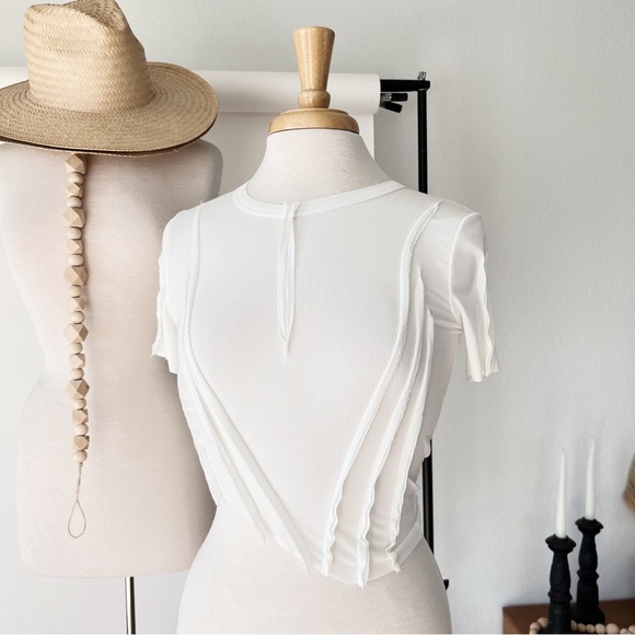 Tops - WHITE RIBBED DISTRESSED SHORT SLEEVE TOP